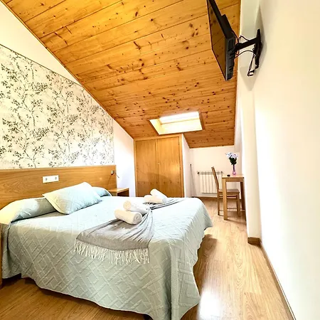 Complexo Xacobeo 3* 特里亚卡斯特拉